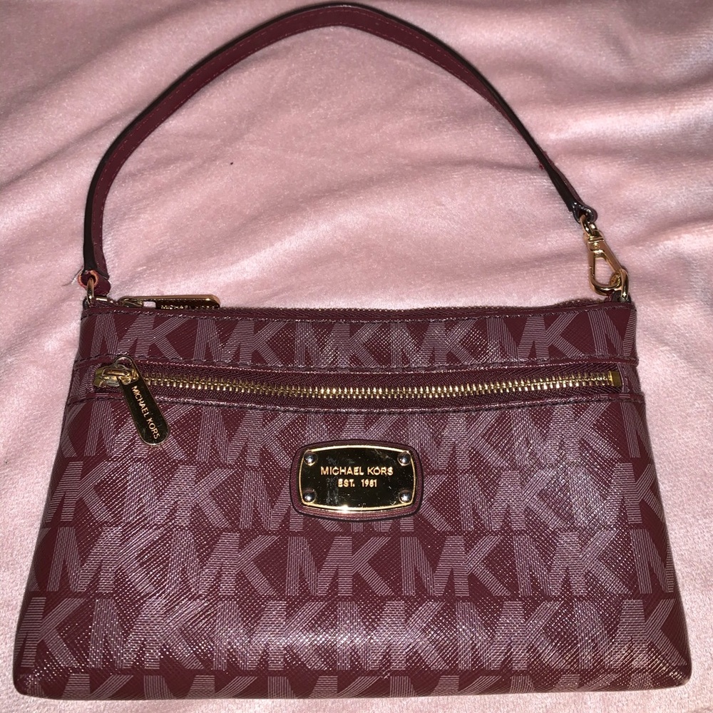 Michael kors wristlet/bag